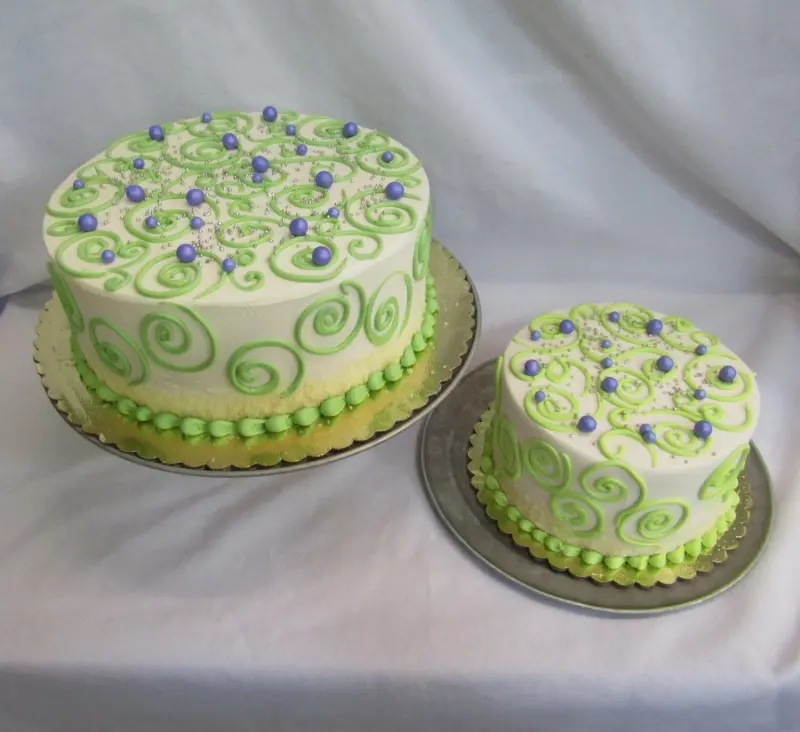 Cakes By Creme de la Creme